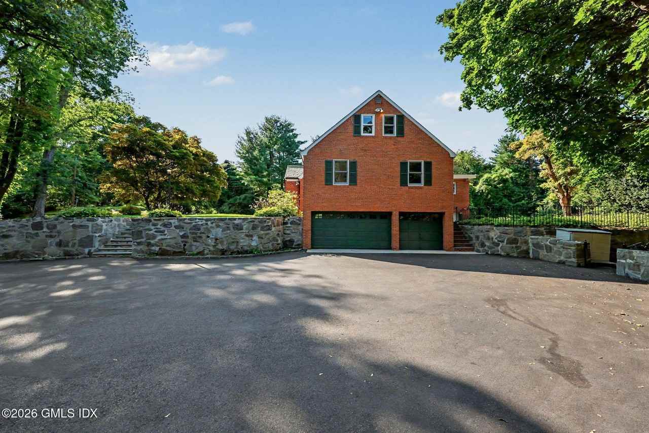 42 Oak St - Photo 4 of 43