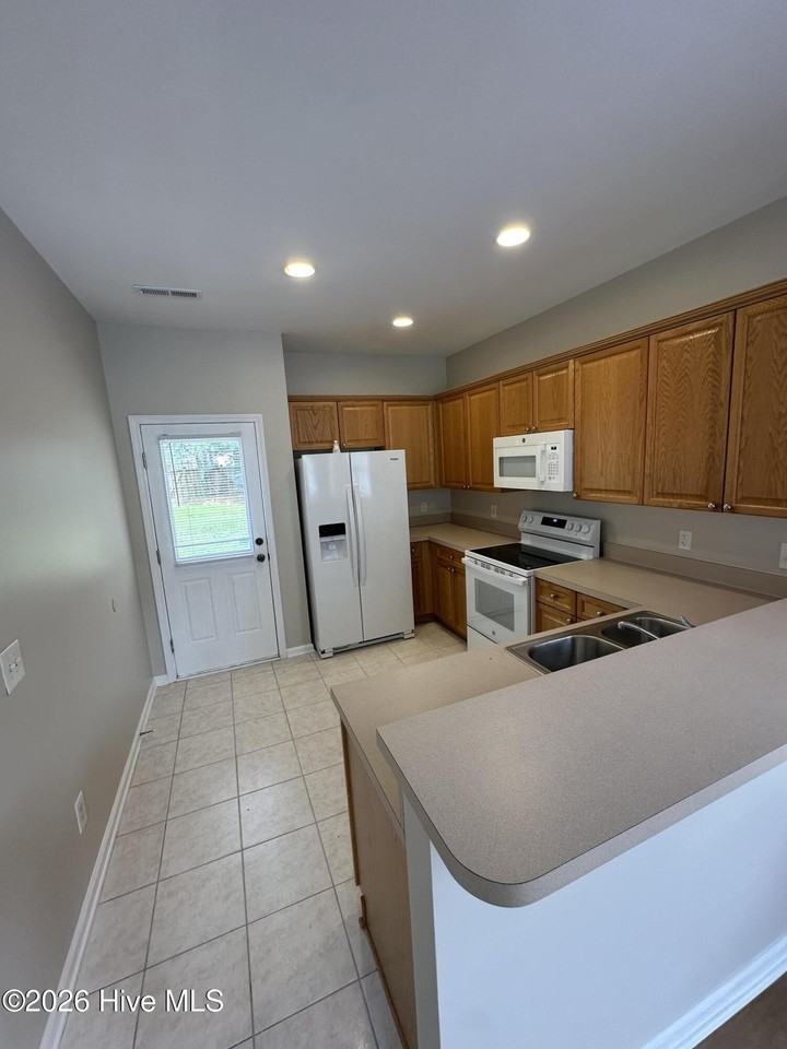 279 Coralstone Ct - Photo 4 of 10