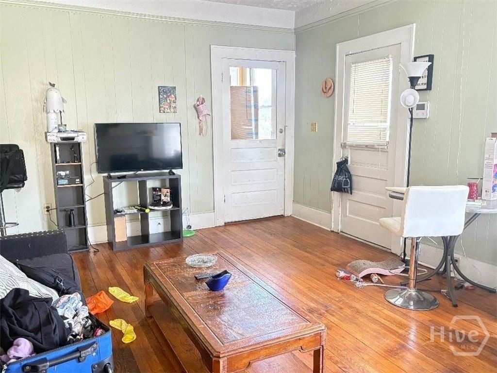 1111 E 35th St - Photo 3 of 13