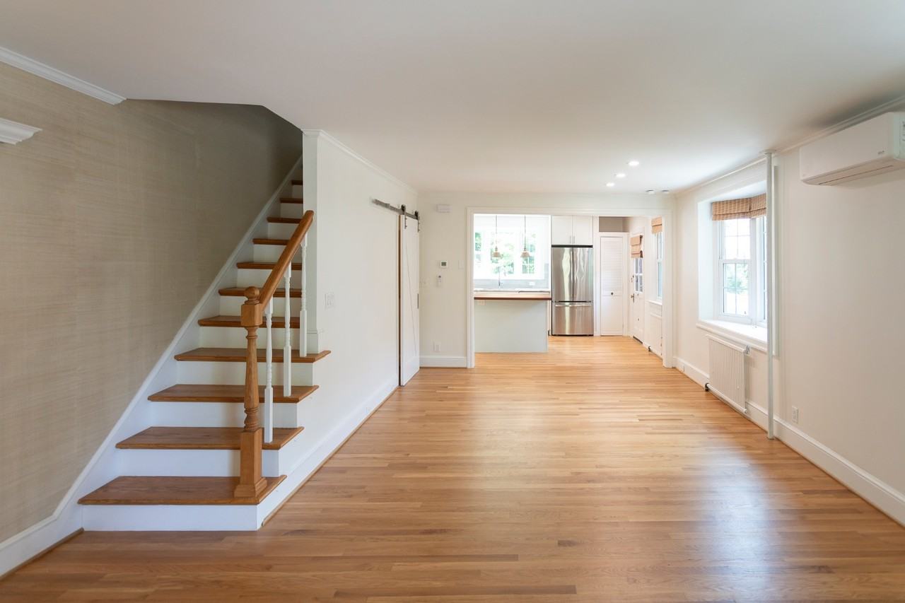 444 Saint Davids Ave - Photo 5 of 20