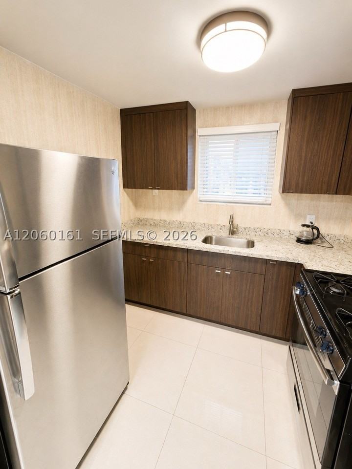 1025 94th St #12 - Photo 4 of 14