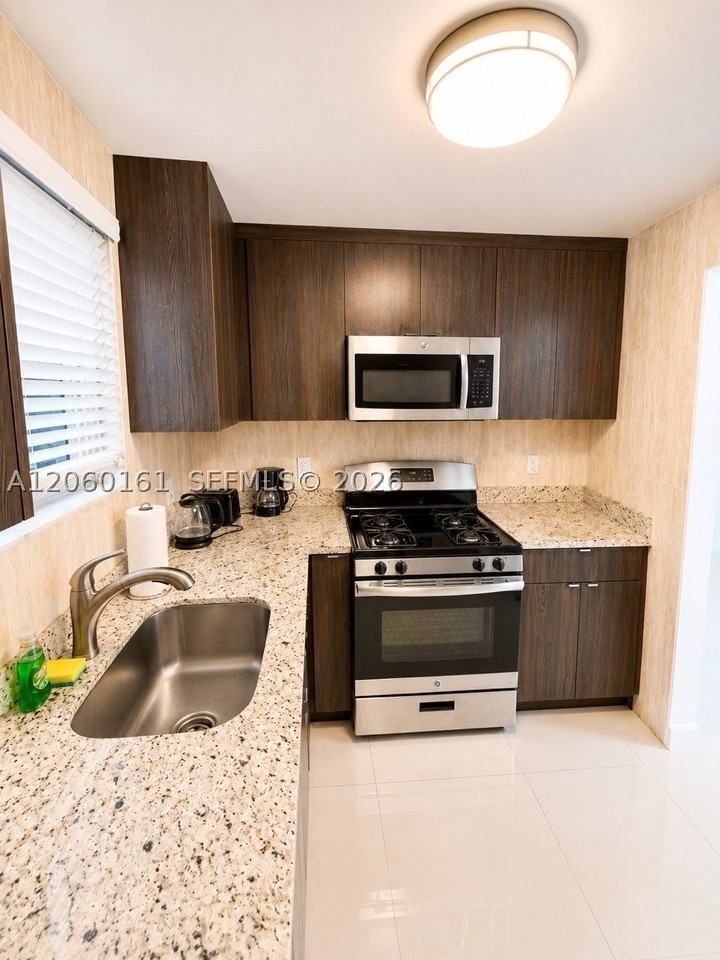 1025 94th St #12 - Photo 5 of 14