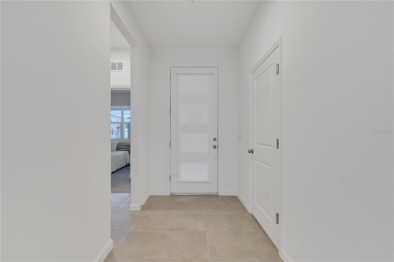 1098 Boardwalk Pl - Photo 6 of 35