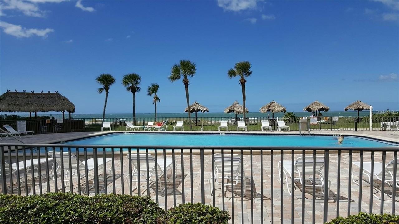 1480 Gulf Blvd #106 - Photo 4 of 34