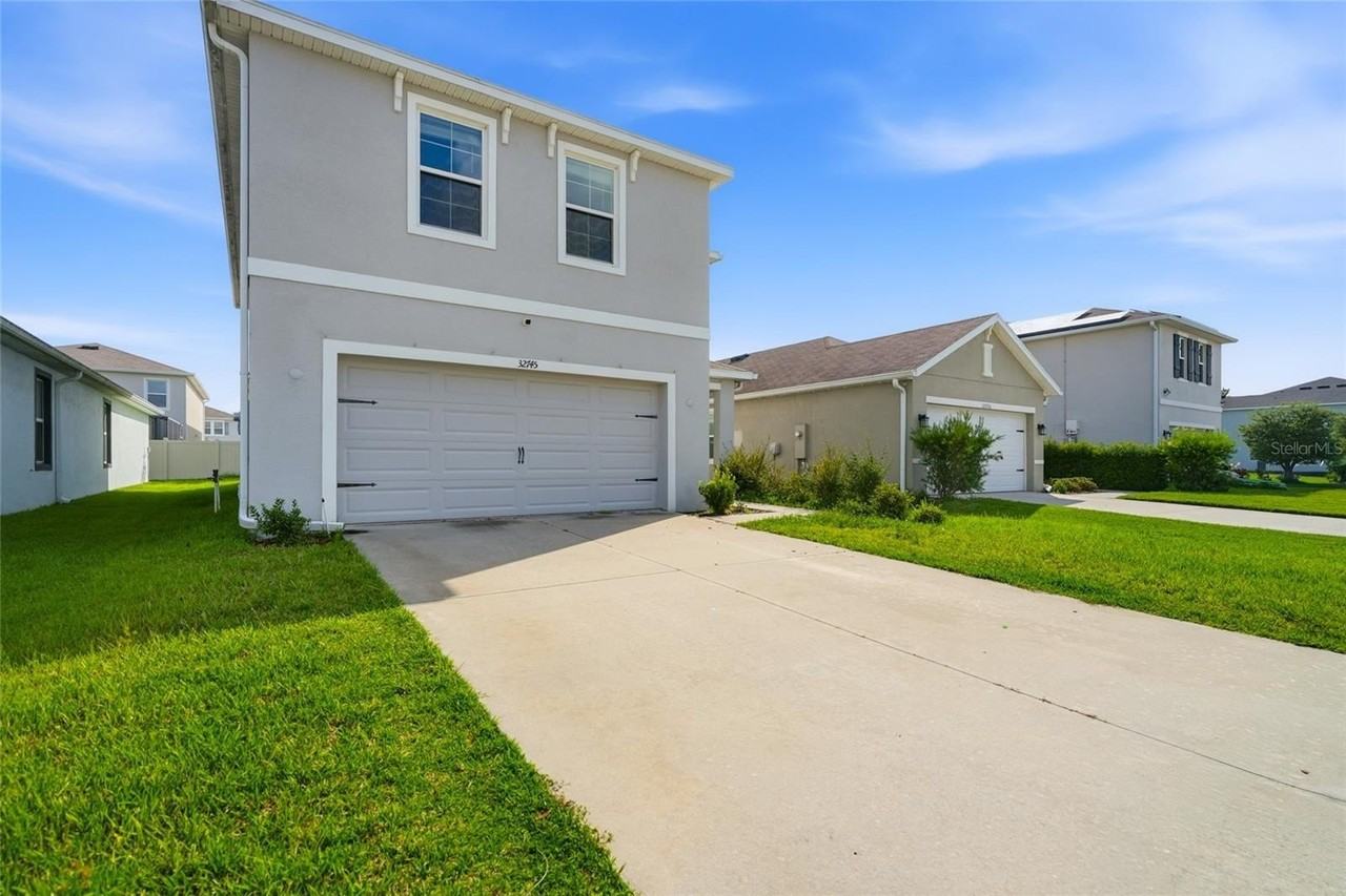 32745 Pez Landing Ln - Photo 3 of 44