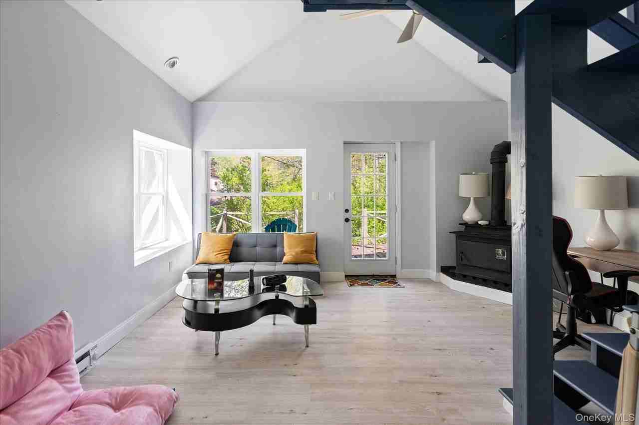 37A Mekeel St - Photo 3 of 7