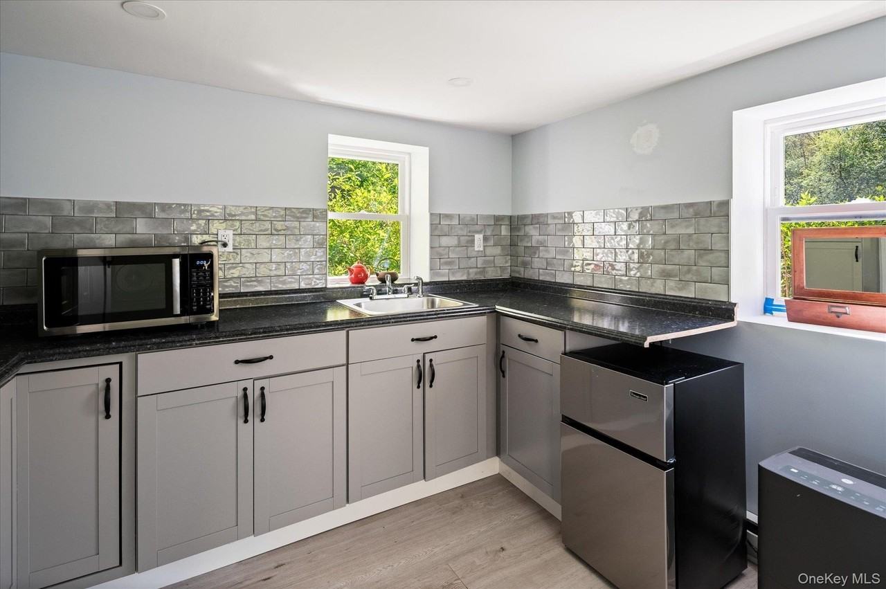 37A Mekeel St - Photo 6 of 7