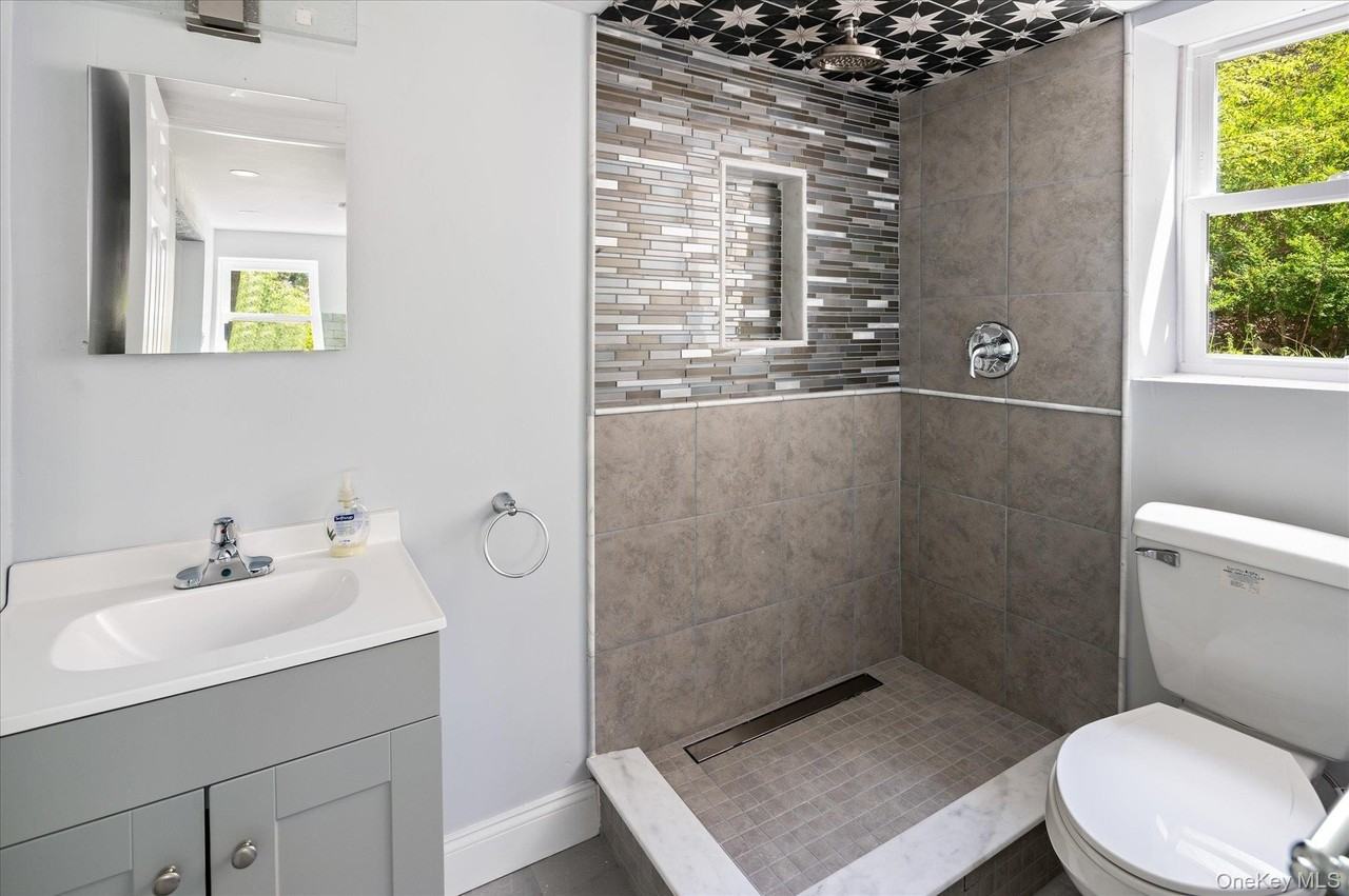37A Mekeel St - Photo 7 of 7