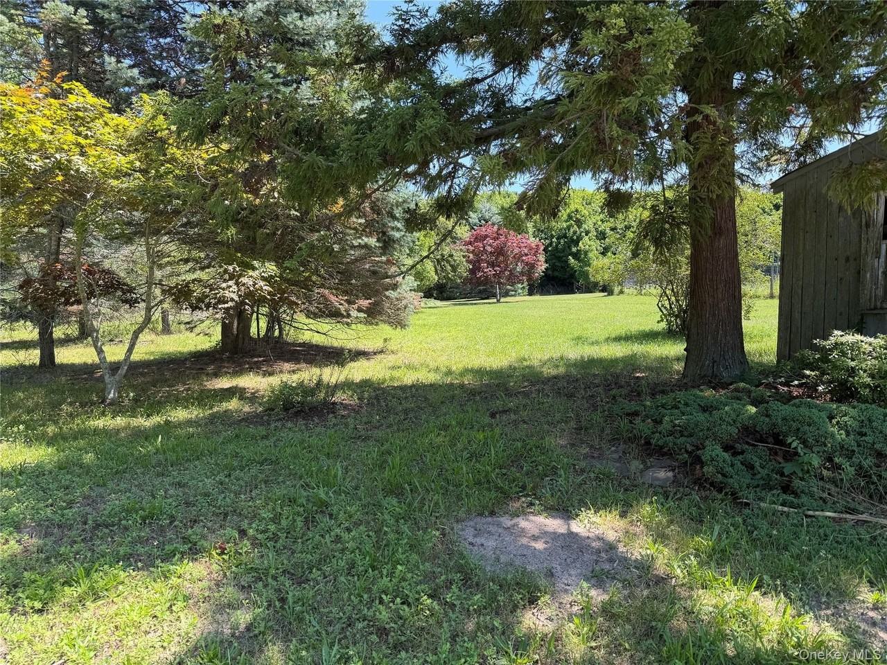 16 Vail Ave - Photo 3 of 13