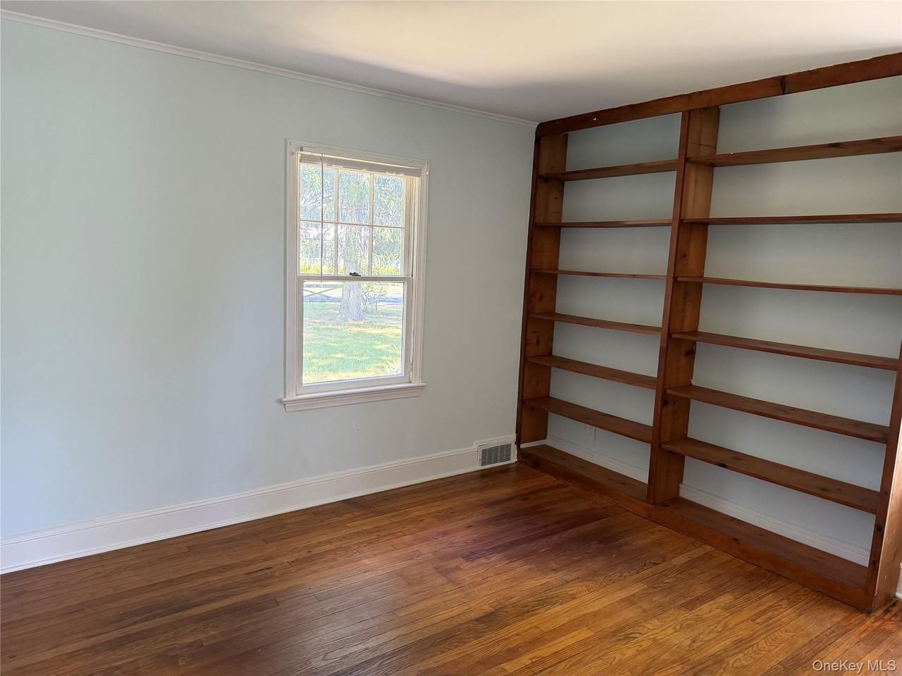 16 Vail Ave - Photo 6 of 13
