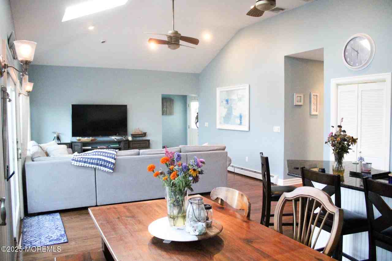 3428 Maritime Dr - Photo 6 of 16