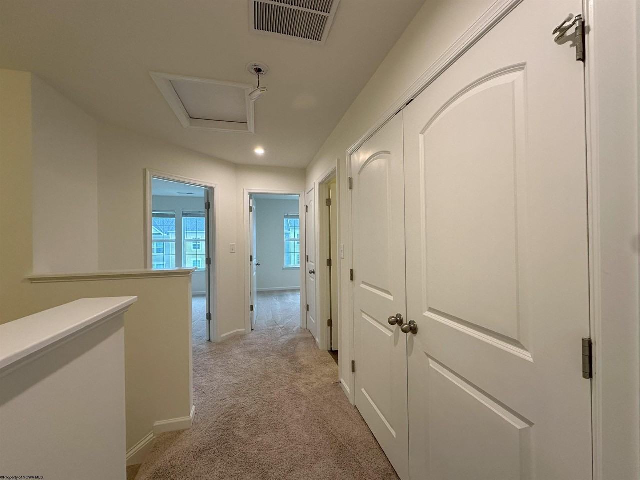 317 Bay St - Photo 7 of 16