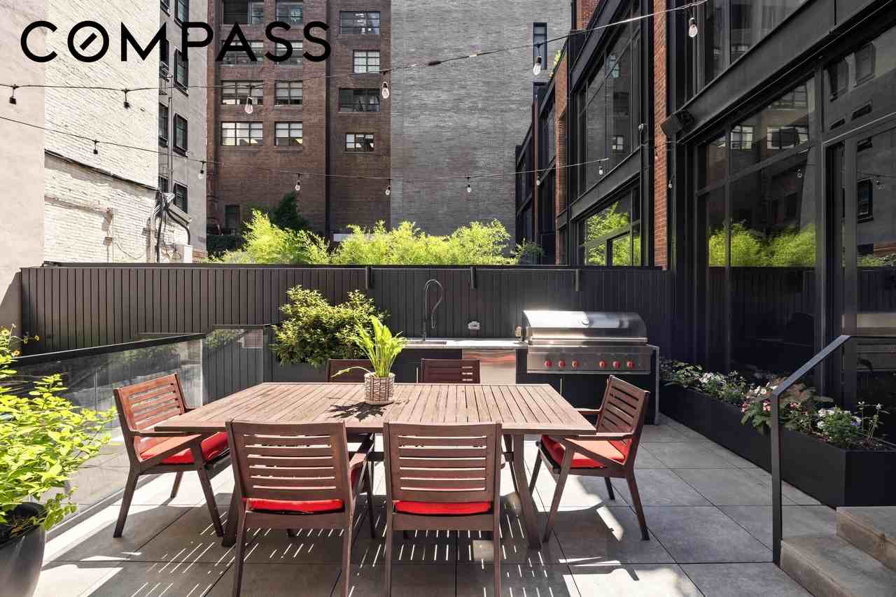 121 Leroy St #TH - Photo 7 of 24
