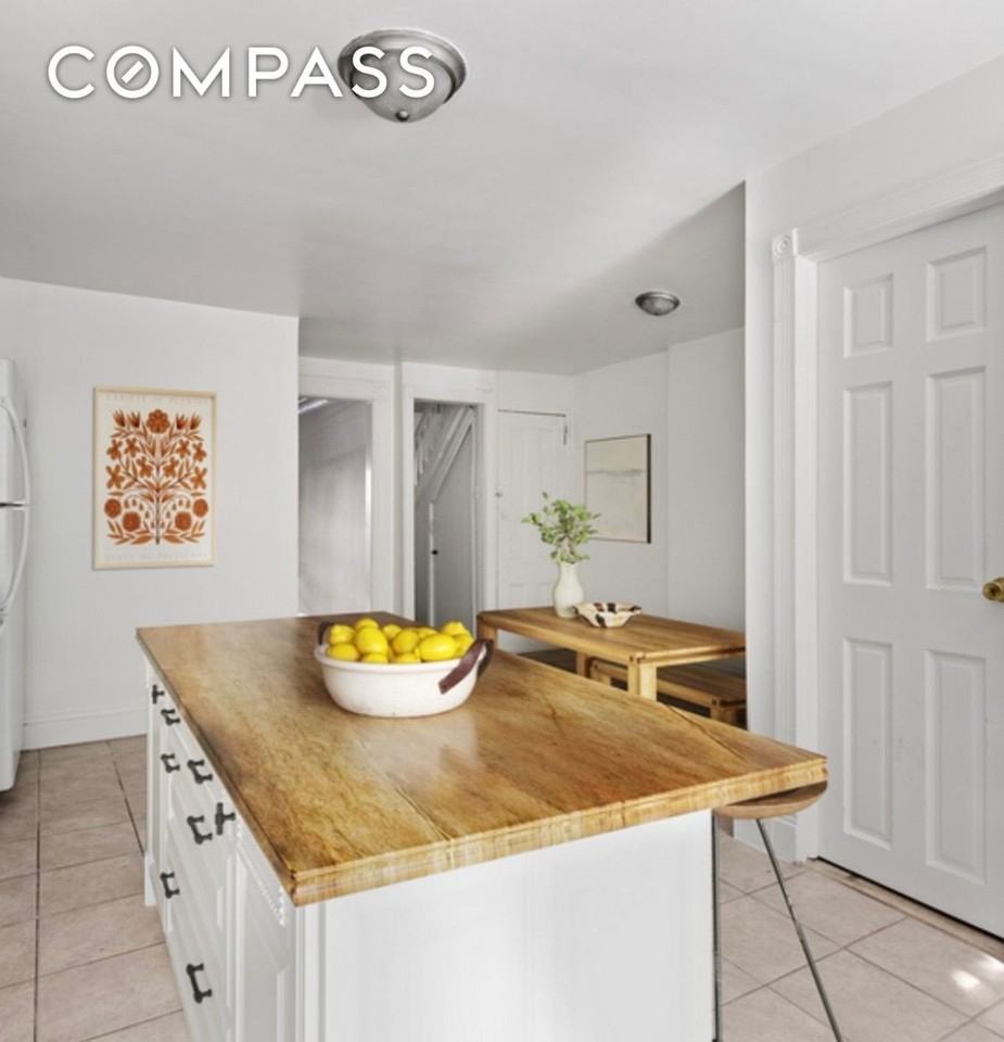 278 11th St - Photo 5 of 10