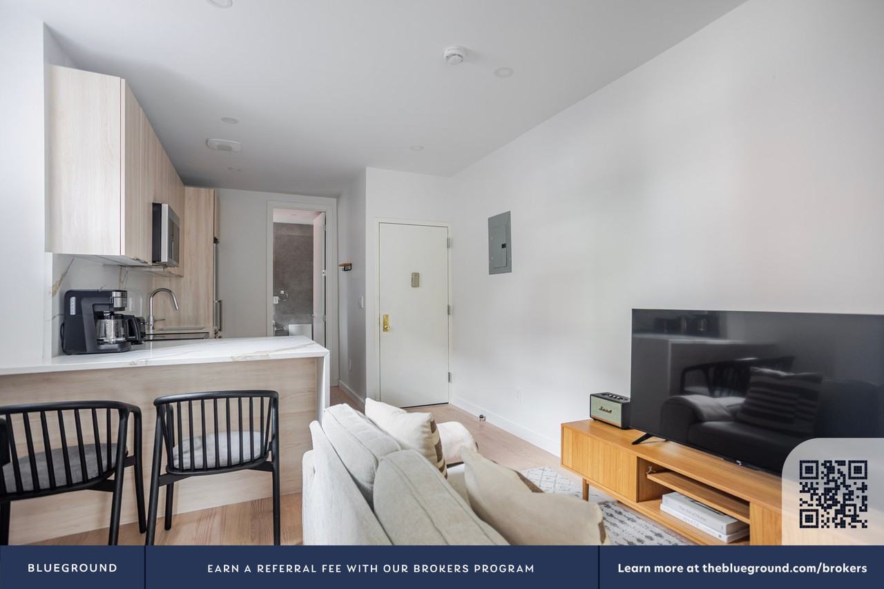 159 Prince St #2235 - Photo 5 of 22