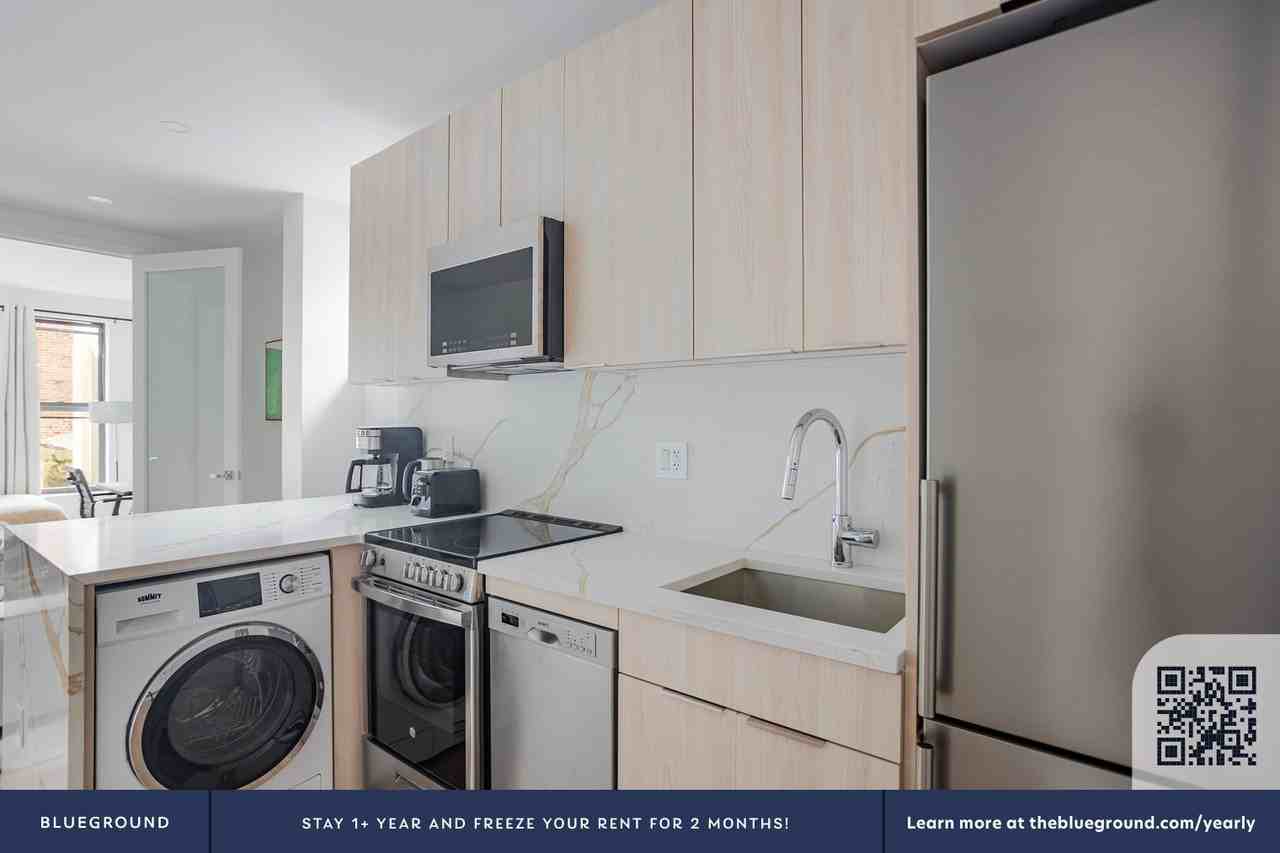 159 Prince St #2235 - Photo 7 of 21