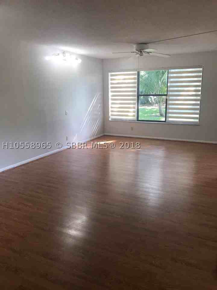 2313 S Cypress Bend Dr #123A - Photo 3 of 9