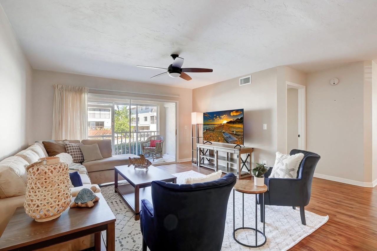1501 Chesapeake Ave #1296211P - Photo 3 of 38
