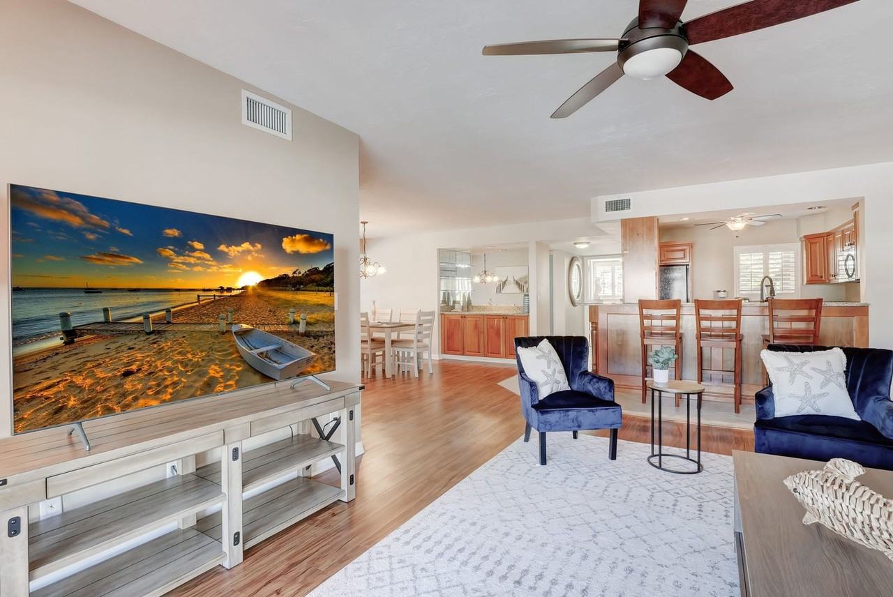 1501 Chesapeake Ave #1296211P - Photo 4 of 38