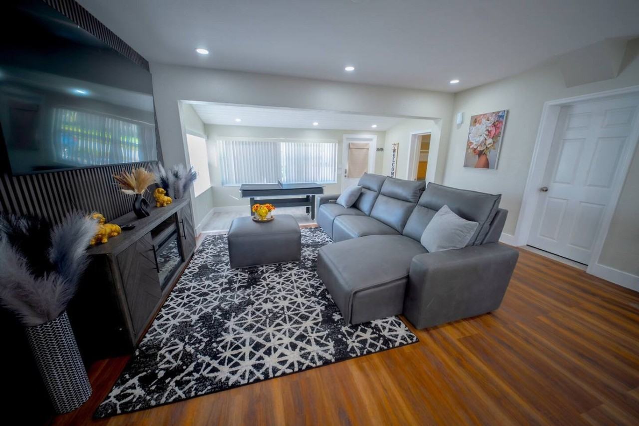 2281 Sw 15th St #1588376P - Photo 3 of 30