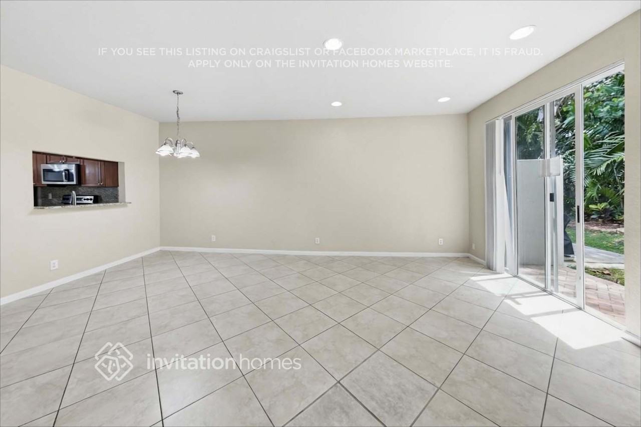 16105 Poppyseed Cir #1806 - Photo 6 of 20