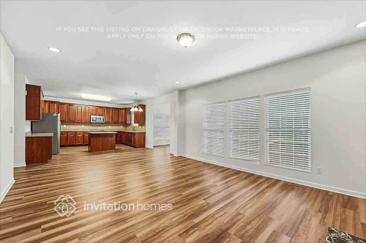 40 Luzelle Dr - Photo 6 of 22