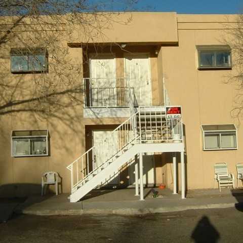 105 General Arnold St Ne #B - Photo 2 of 2