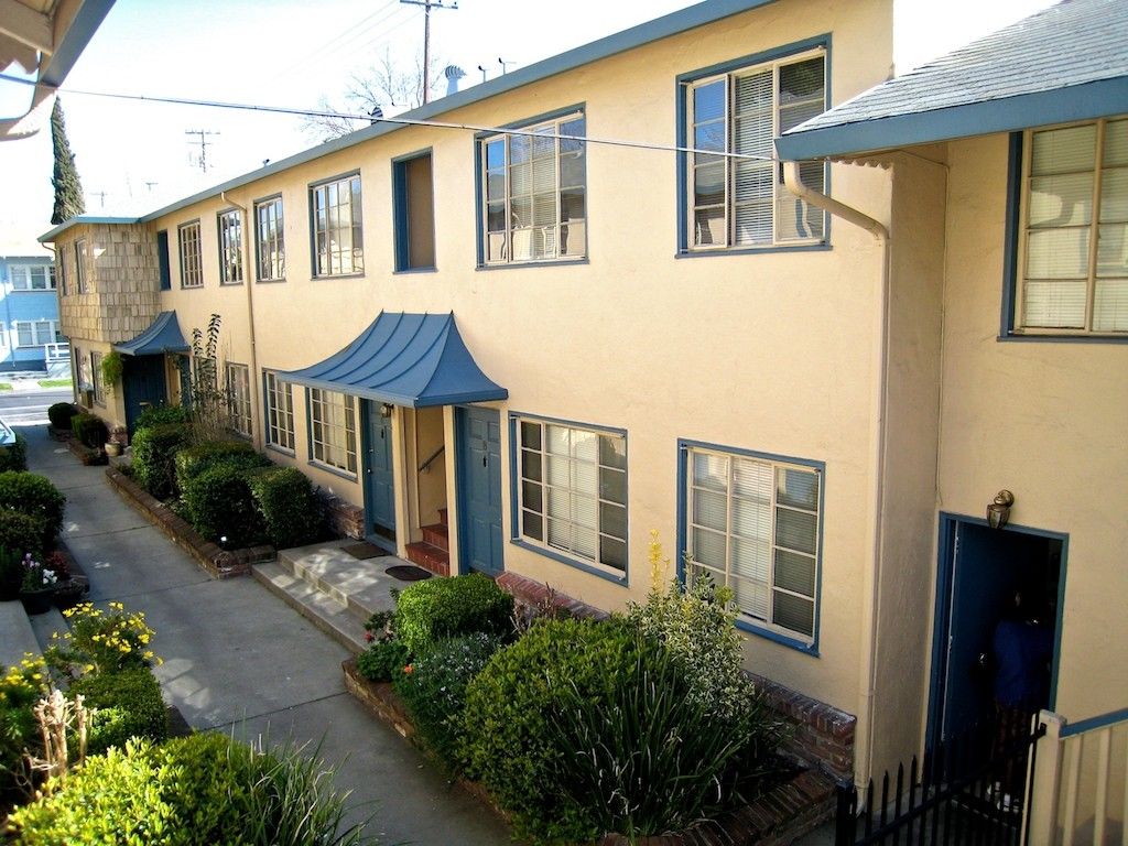 2424 P St #25