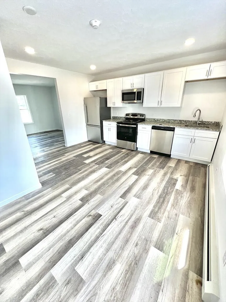 73 Brookside Ave #D - Photo 4 of 17