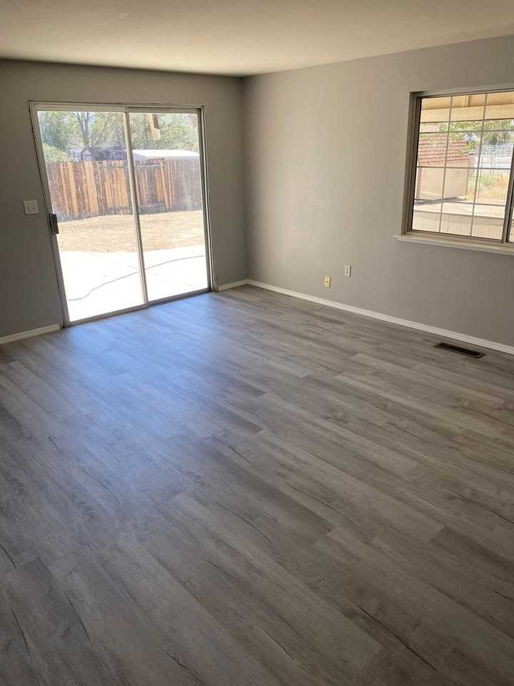 203 Gordon Ln - Photo 2 of 17