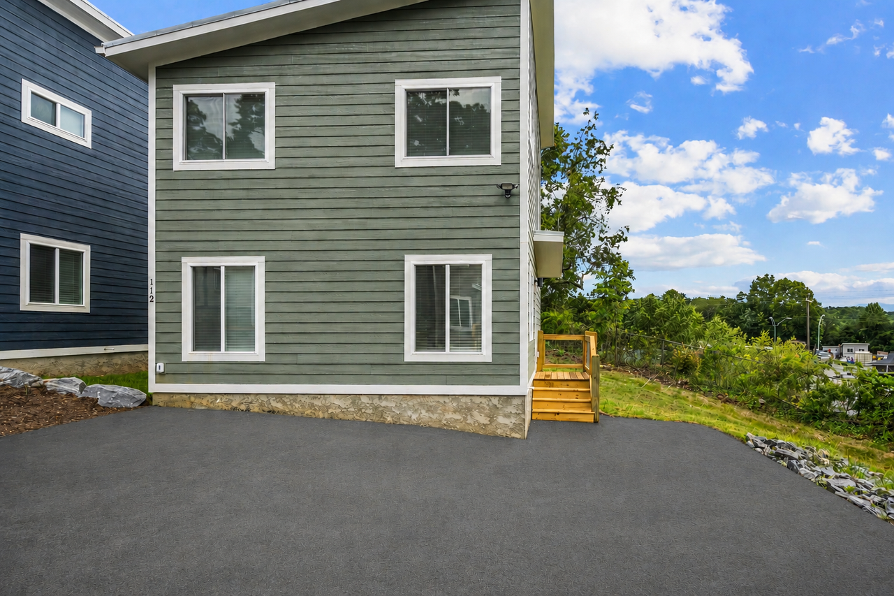 112 Lager Ln