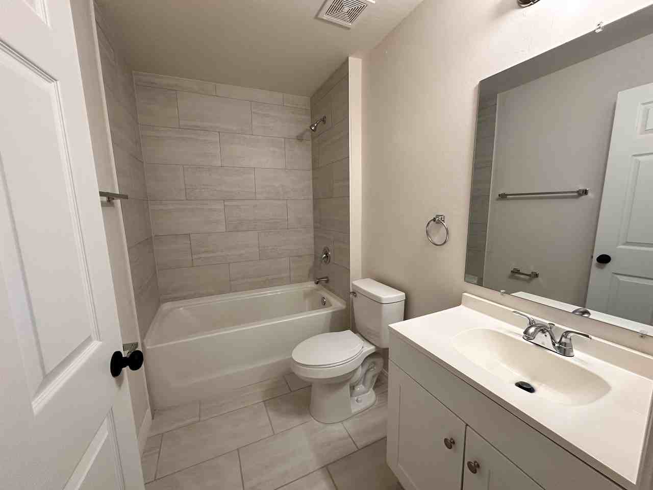 1820 Se 8th St - Photo 6 of 25