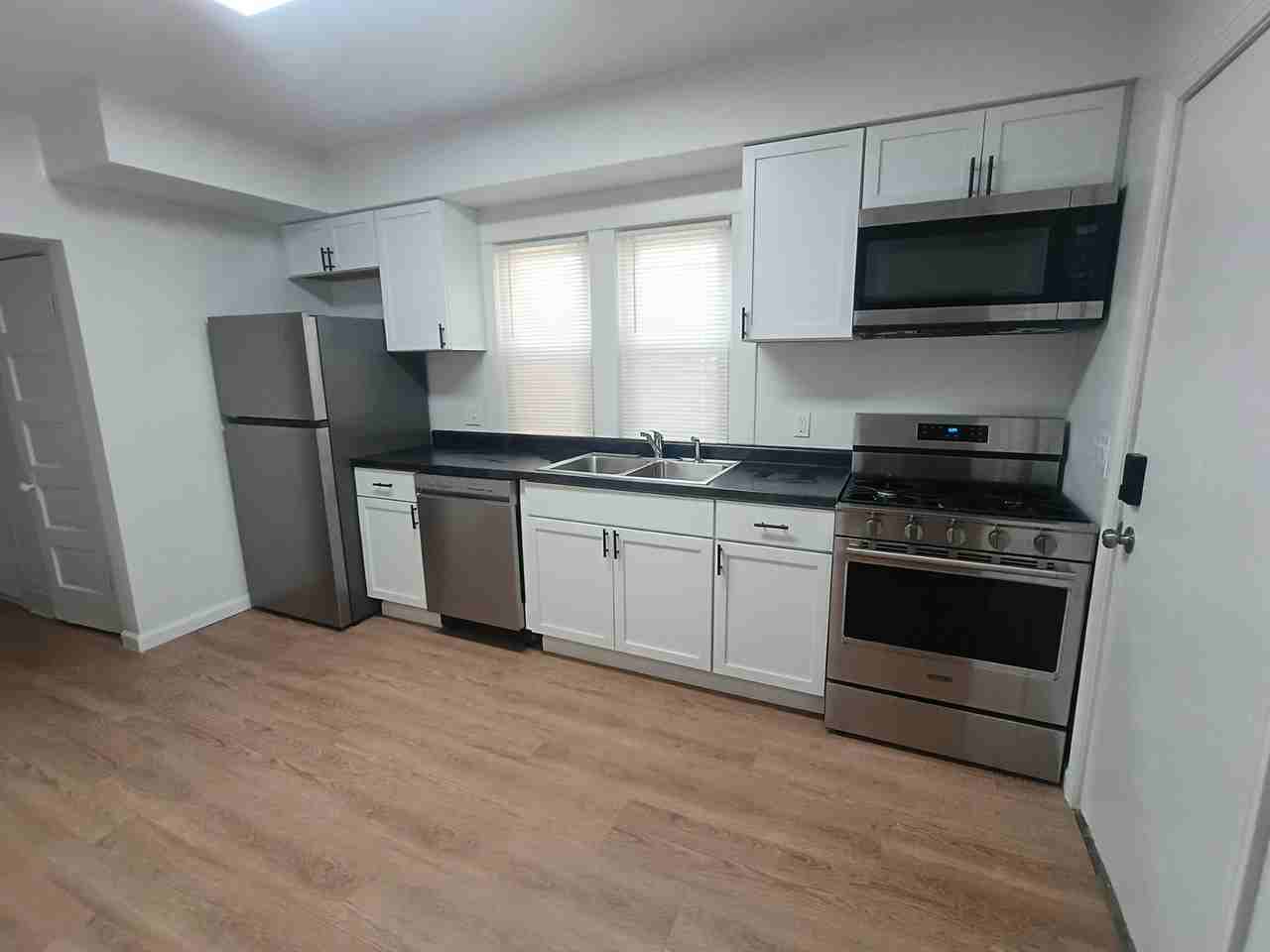 1120 N Chestnut St #1 - Photo 2 of 15