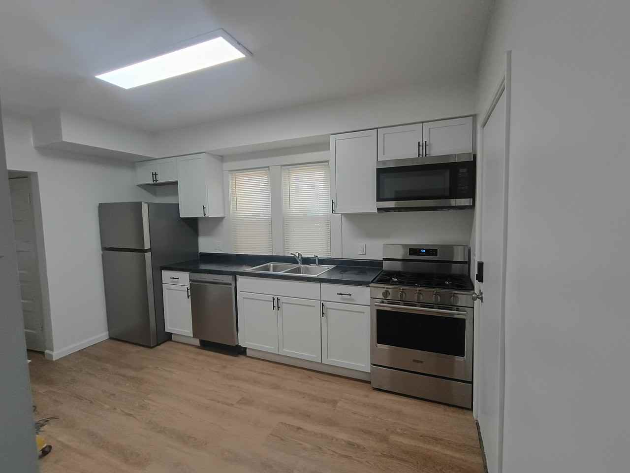 1120 N Chestnut St #1 - Photo 3 of 15