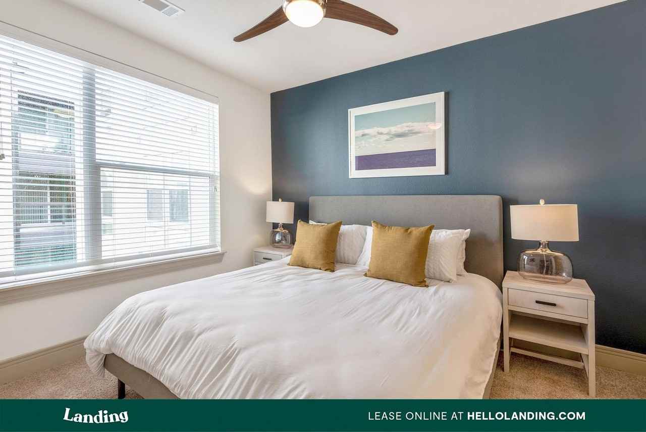 8100 N Riverside Dr - Photo 3 of 31