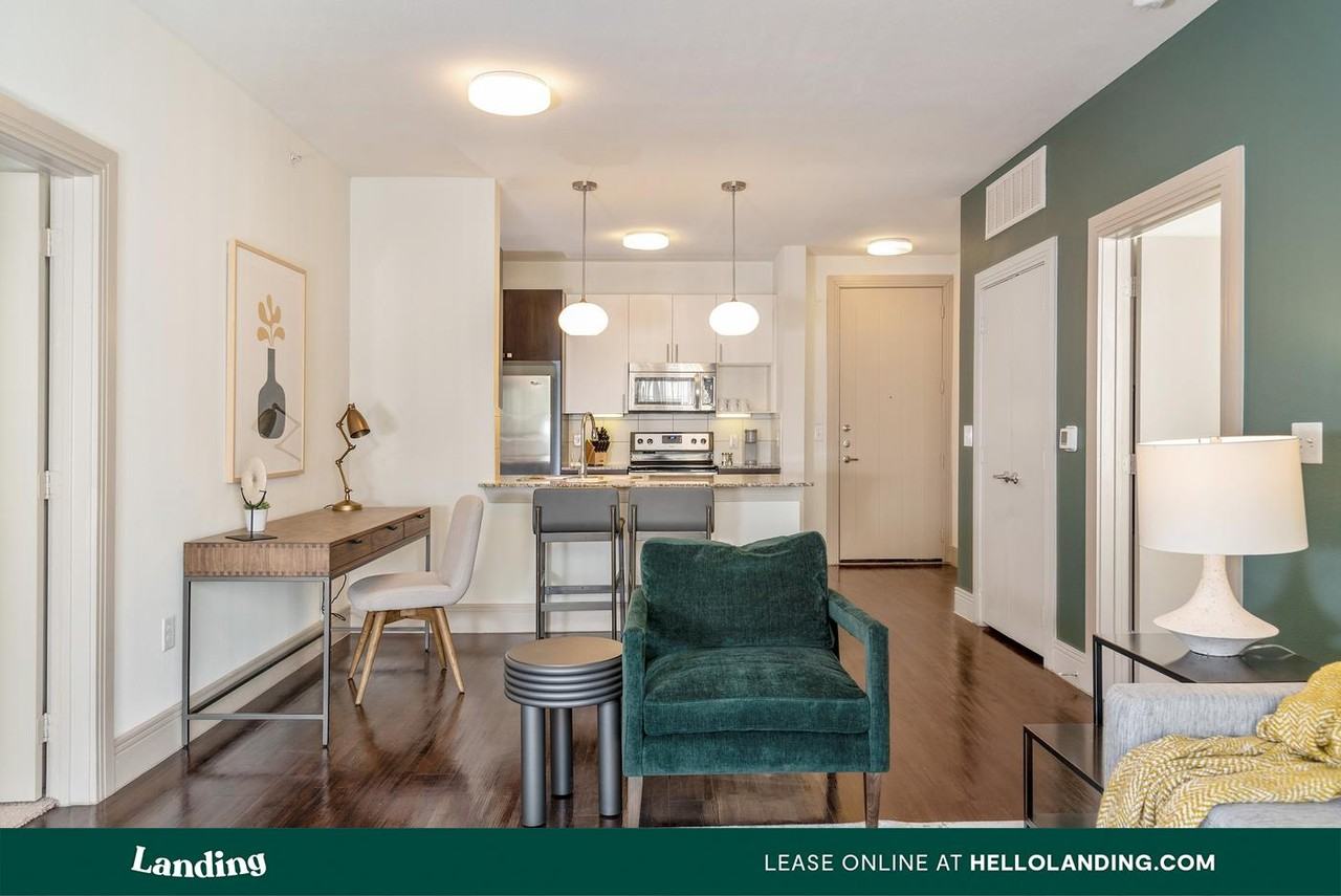 8100 N Riverside Dr - Photo 4 of 31