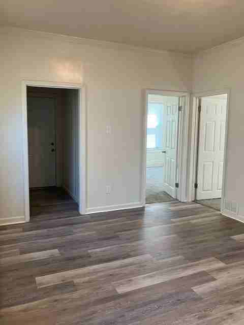 915 West Mac Queen Avenue - Photo 3 of 20