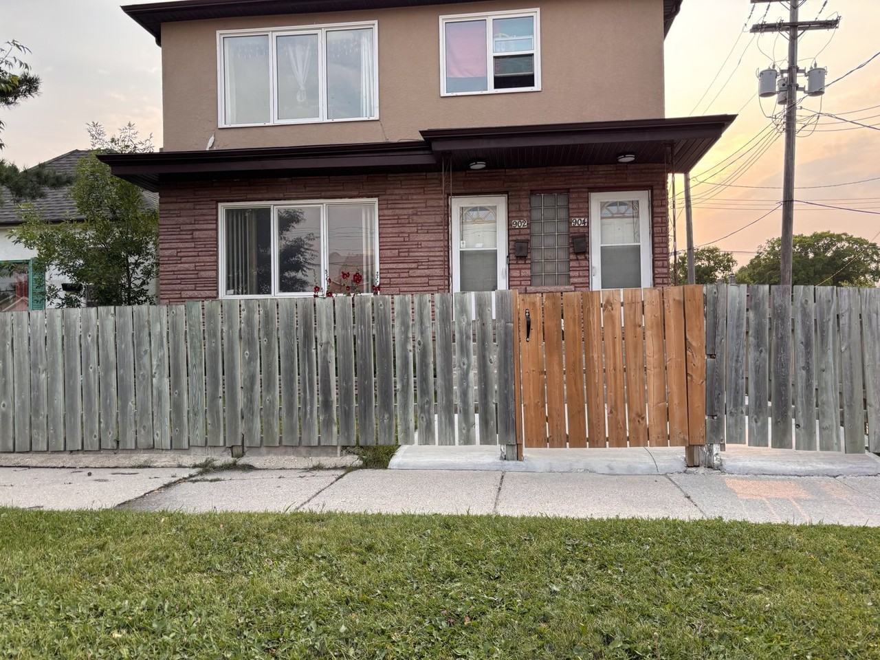902 Burnell Street - Photo 2 of 21