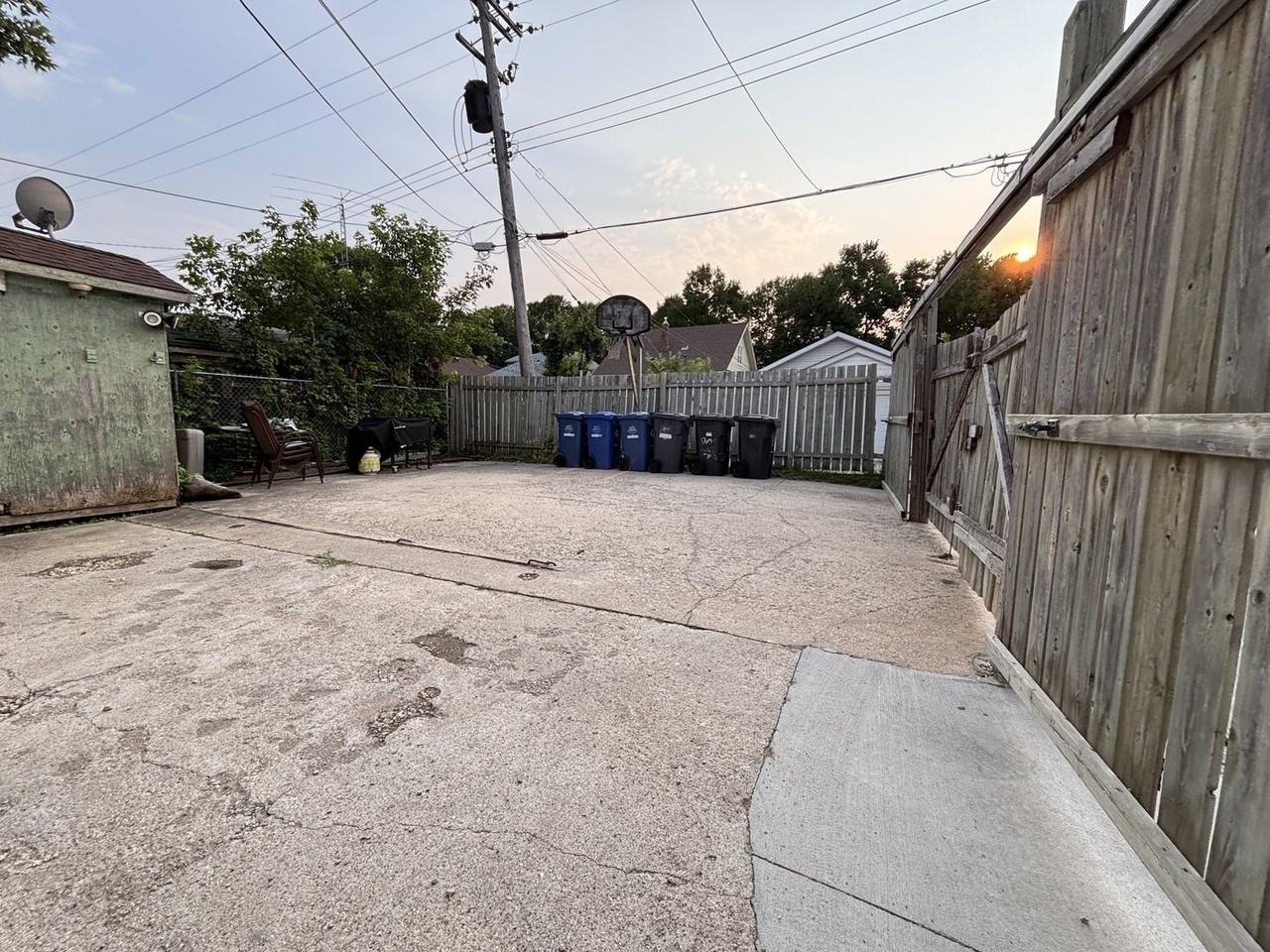 902 Burnell Street - Photo 4 of 21