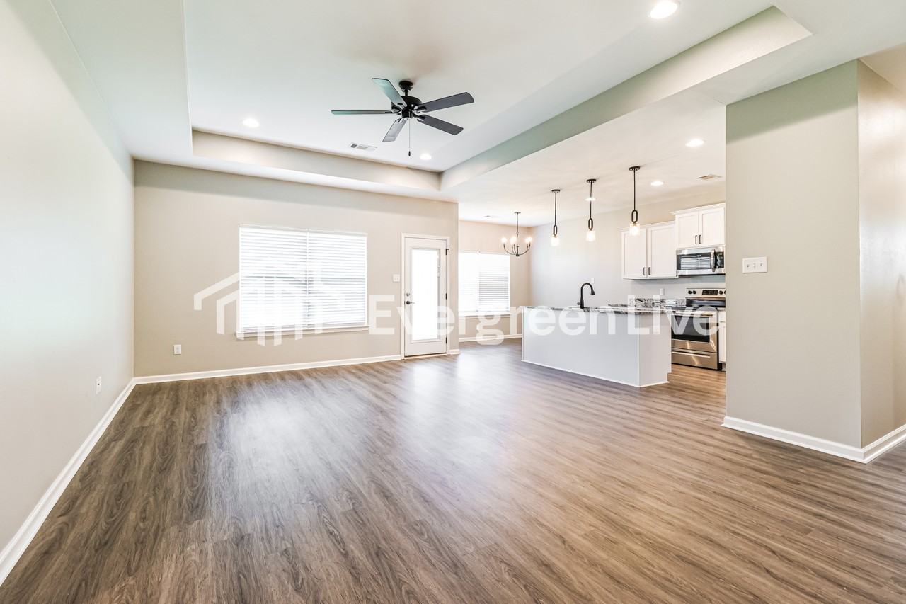 4521 Western Woods Dr - Photo 4 of 15