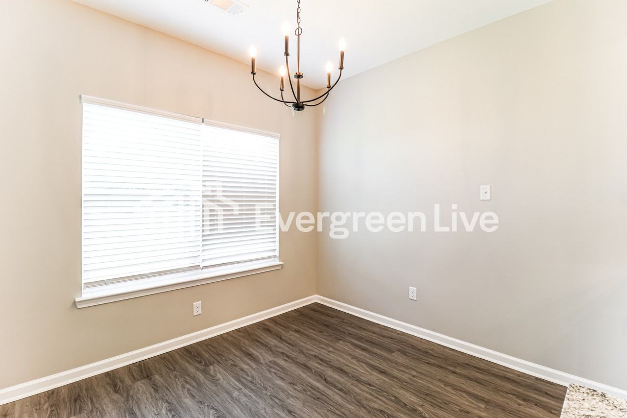 4521 Western Woods Dr - Photo 5 of 15