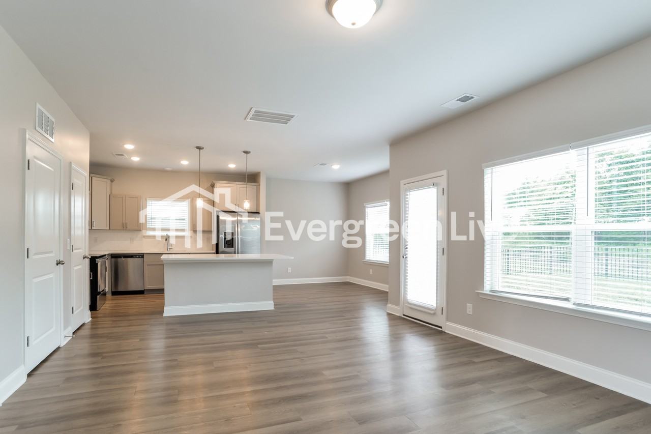 7032 Wistwood Ln - Photo 2 of 10