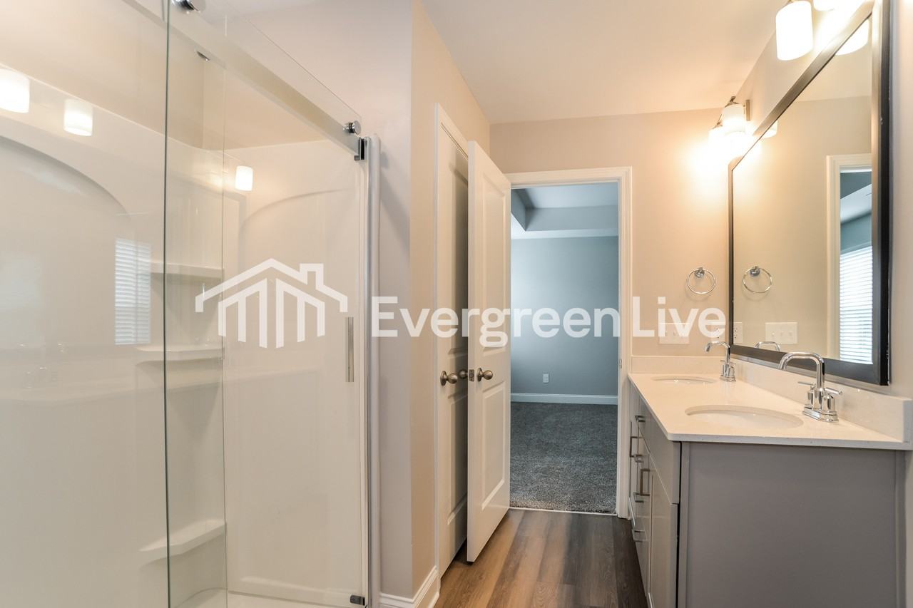 7032 Wistwood Ln - Photo 6 of 10