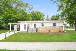 featured image of 6200 W Carmen Ave