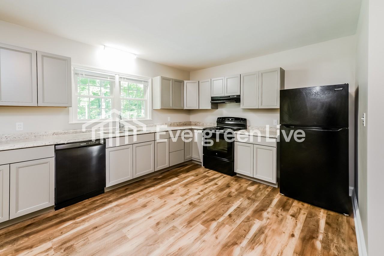 2832 Loch Dr - Photo 6 of 15