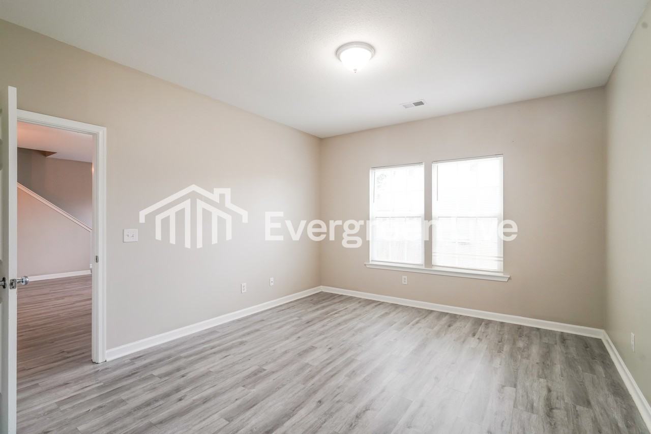 448 Riglaw Cir - Photo 6 of 15