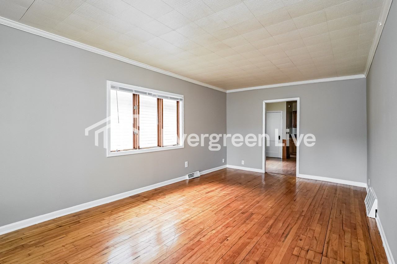 315 S 60th St - Photo 5 of 15