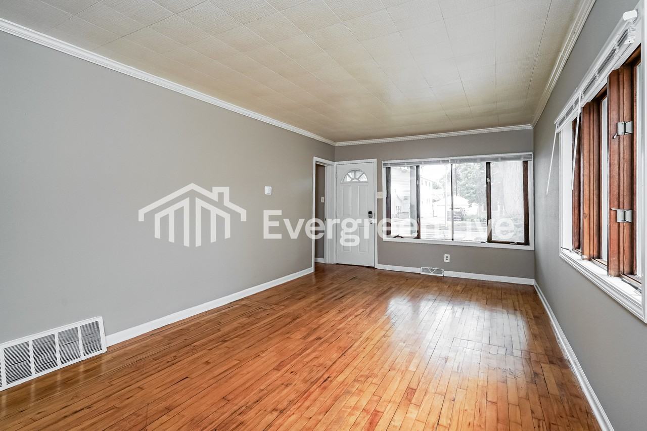315 S 60th St - Photo 6 of 15