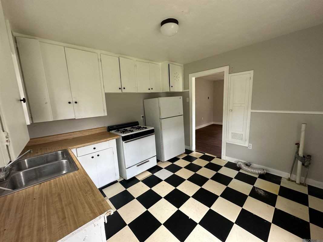 3330 Wyoming St - Photo 2 of 7