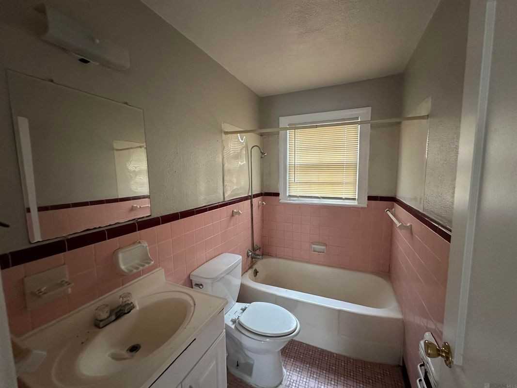 3330 Wyoming St - Photo 6 of 7